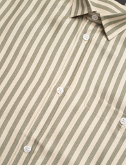 Bruuns Bazaar - Eli Graham shirt - avslappede skjorter - dried herb - 3