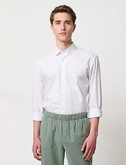Bruuns Bazaar - VicBBEssense shirt, Easy Care - tavalised t-särgid - white - 2