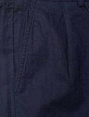 Bruuns Bazaar - LinowBBGermain shorts - linen shorts - navy blazer - 2
