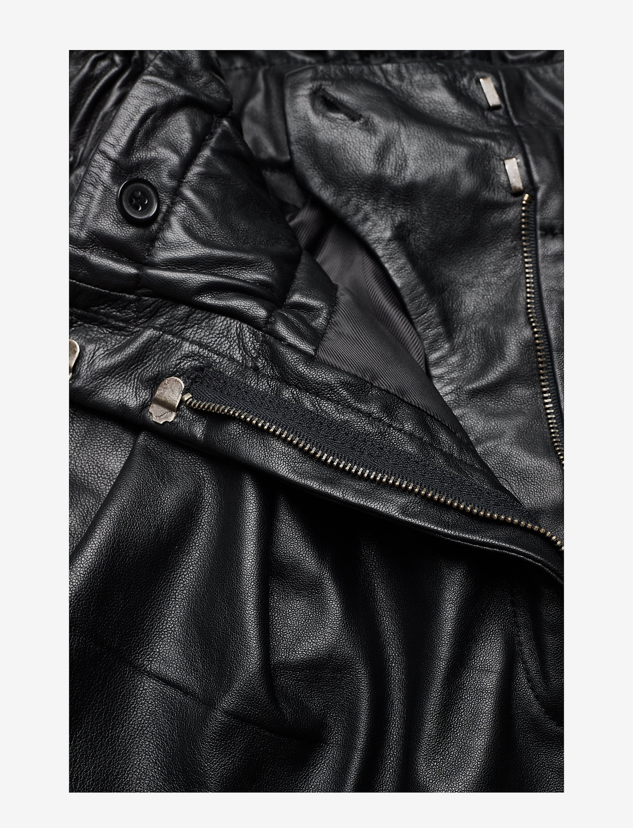 Bruuns Bazaar - Pecan Olga shorts - black - 4