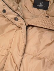 Bruuns Bazaar - DownBBLucky coat - winter jackets - dijon - 2