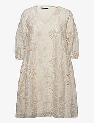 Bruuns Bazaar - Clematis Eileen dress - spetsklänningar - sandstorm - 0
