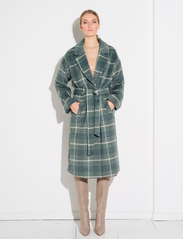 Bruuns Bazaar - Noisette Jezze coat - Žieminiai paltai - green check - 2