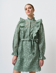 Bruuns Bazaar - Sienna Kandra dress - skjortekjoler - ice green - 4