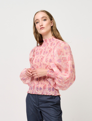 Bruuns Bazaar - Hyssop Silke blouse - pink print - 2