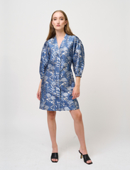 Bruuns Bazaar - Eustoma Mahia dress - party wear at outlet prices - blue floral - 2