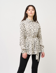Bruuns Bazaar - Acacia Codine shirt - overhemden met lange mouwen - white cream aop - 2