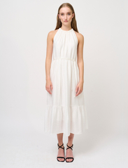 Bruuns Bazaar - CyclamenBBCate dress - festkläder till outletpriser - snow white - 2