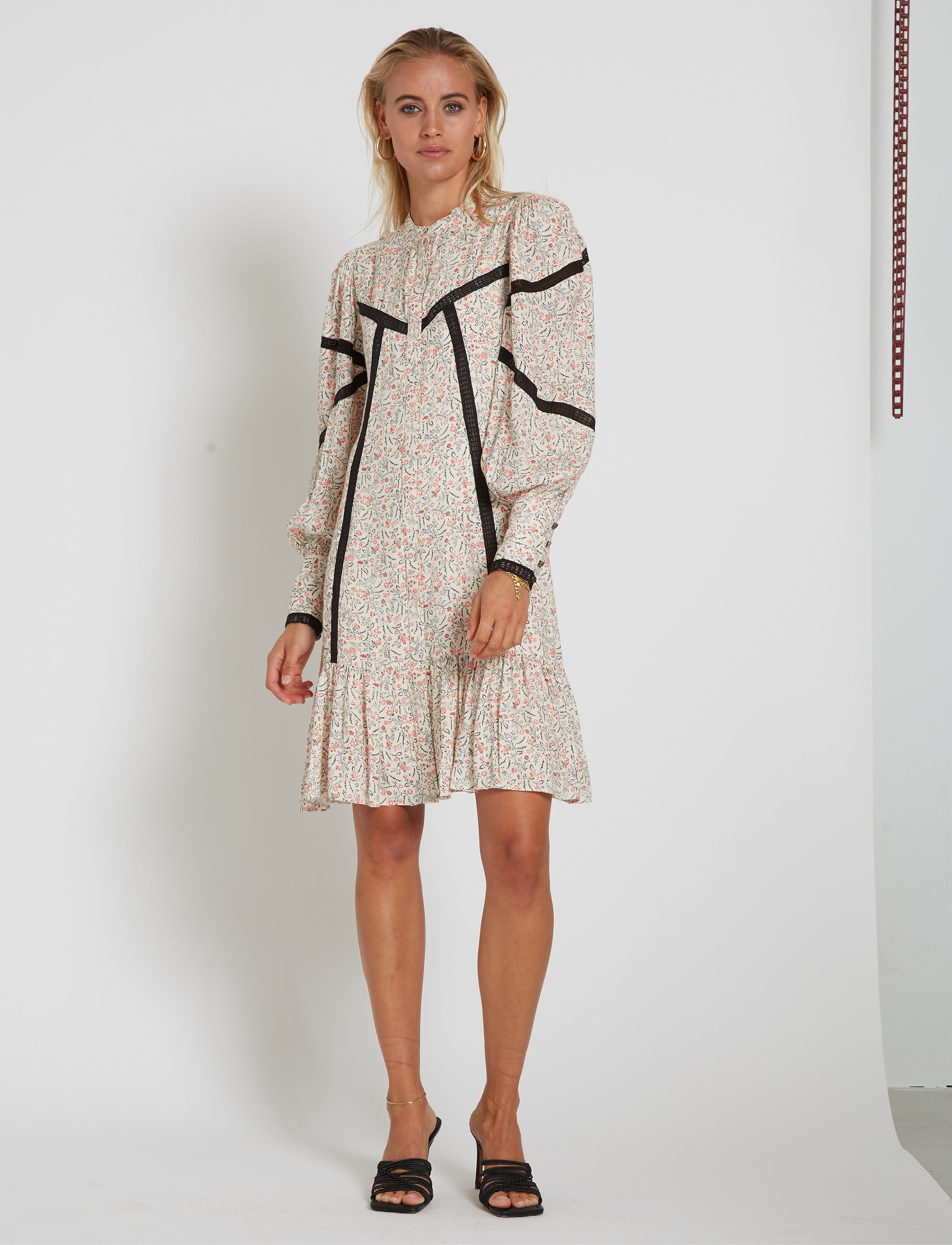 Bruuns Bazaar Silene Leigh dress - Skjortekjoler - RED FLOWER / beige
