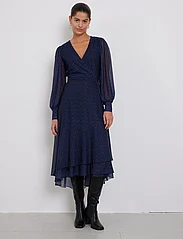 Bruuns Bazaar - PhloxBBNora dress - slå-om-kjoler - blue logo print - 2
