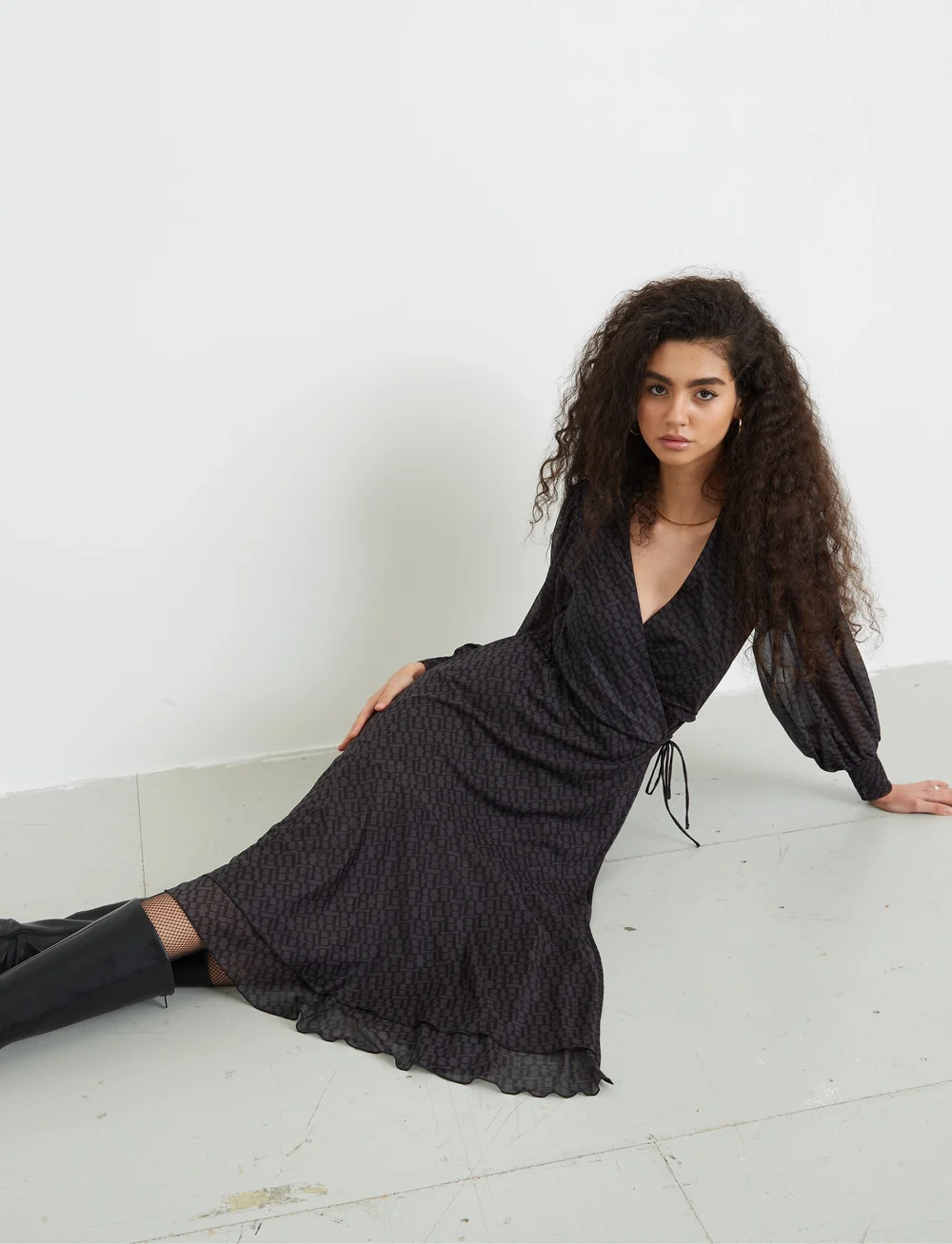 Bruuns Bazaar - PhloxBBNora dress - slå-om-kjoler - grey logo print - 0