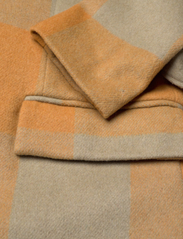 Bruuns Bazaar - DiasciaBBNovelle coat - pitkät talvitakit - orange check - 4
