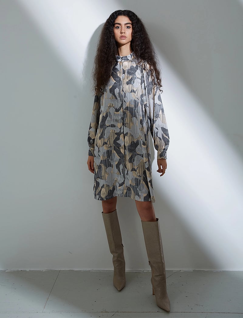 Bruuns Bazaar - FloretBBPhila dress - skjortekjoler - black print - 0