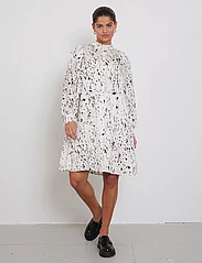 Bruuns Bazaar - AcaciaBBPhila dress - midi kjoler - paint print - 2