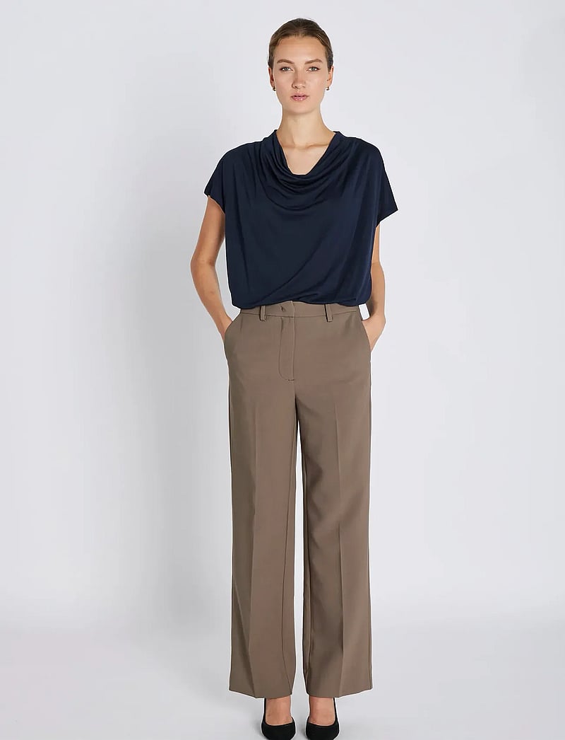 Bruuns Bazaar - CindySusBBEleza pants - straight leg trousers - morel - 0