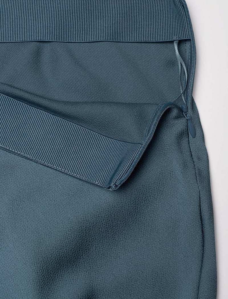 Bruuns Bazaar - AcaciaBBJoanelle skirt - satinnederdele - indian teal - 2