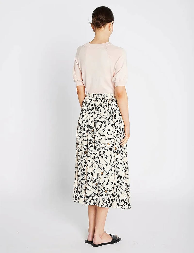 Bruuns Bazaar - FloretBBAmattas skirt - midi-röcke - white cream aop - 3