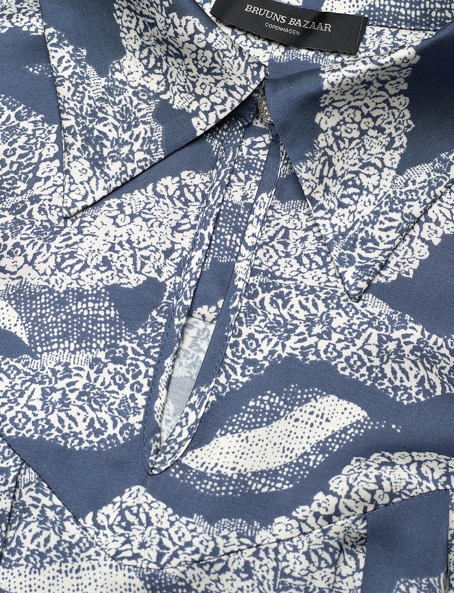 Bruuns Bazaar - FloretBBTamia dress - hemdkleider - blue lace print - 3