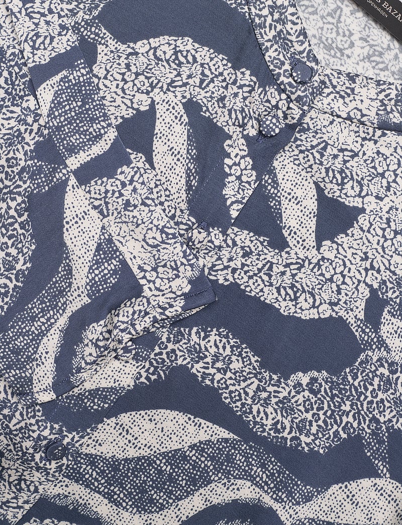 Bruuns Bazaar - FloretBBZeas shirt - pikkade varrukatega pluusid - blue lace print - 3