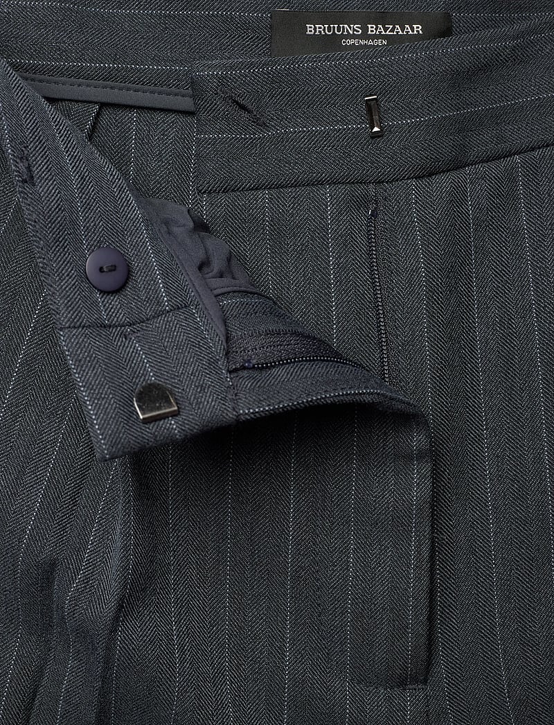 Bruuns Bazaar - ApricotBBWinni shorts - casual shorts - herringbone blue pin stripe - 4