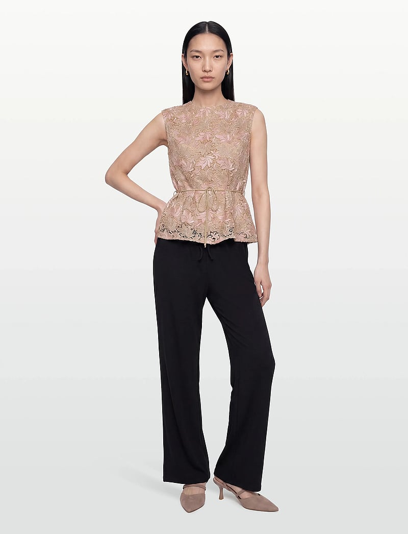 Bruuns Bazaar - AdonidaBBOriia blouse - Ärmellose blusen - rose gold flower - 0