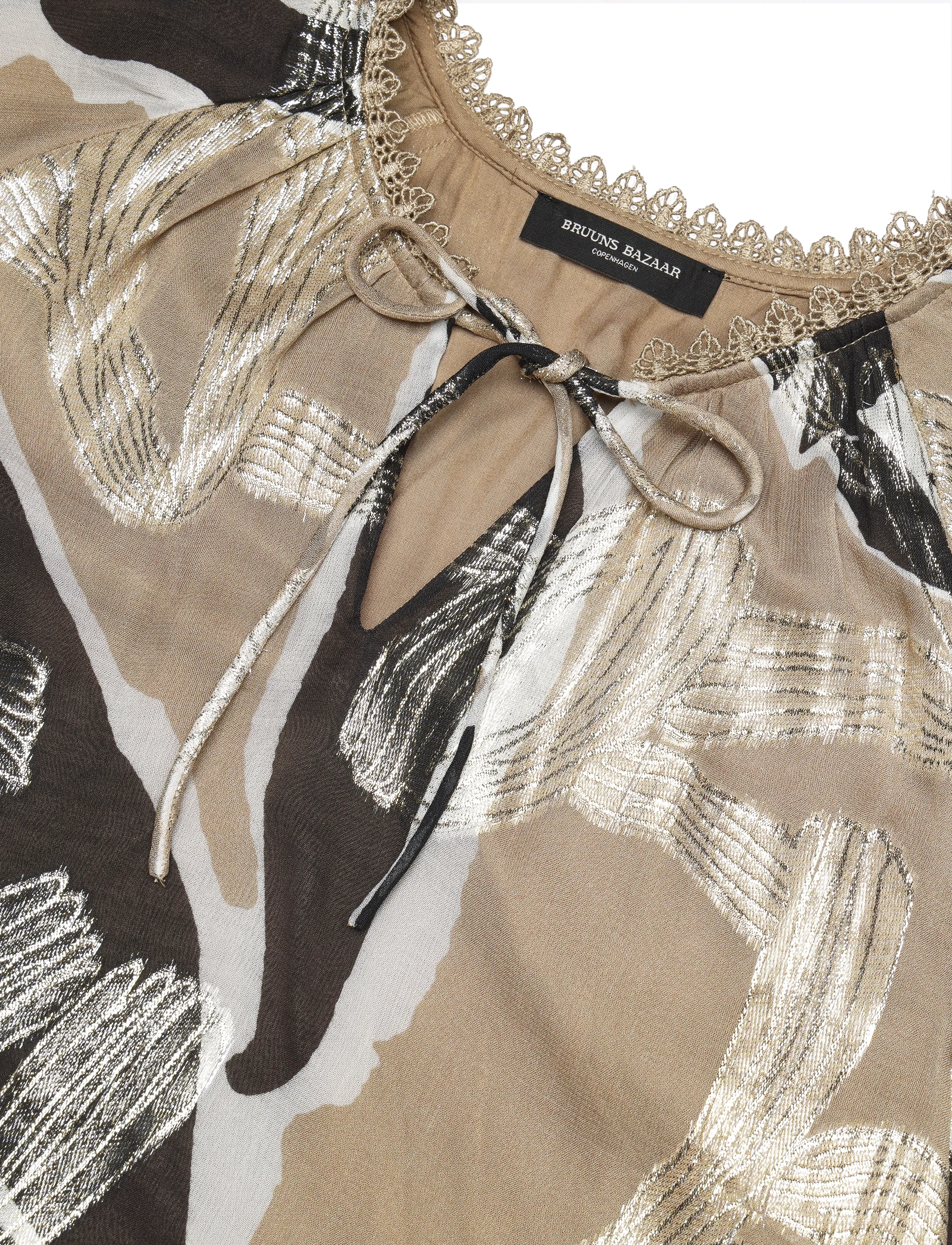 Bruuns Bazaar - SommiBBKarly blouse - leaves artwork - 2