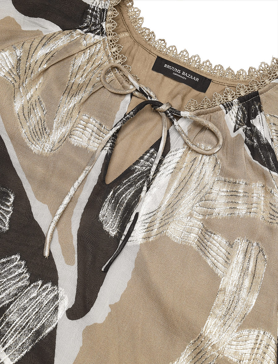 Bruuns Bazaar - SommiBBKarly blouse - leaves artwork - 2