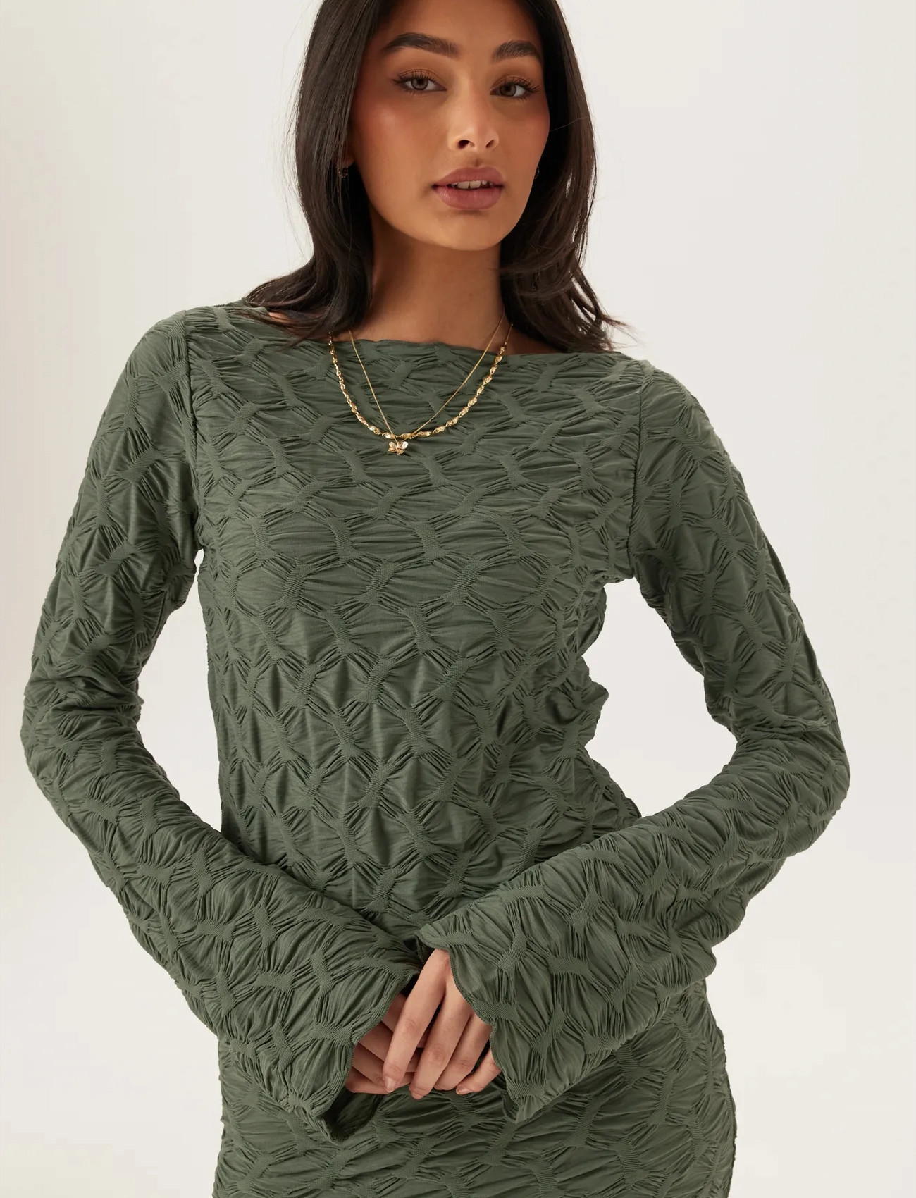 BUBBLEROOM Structure Long Sleeve Midi Dress midiklänningar dam – bild 7