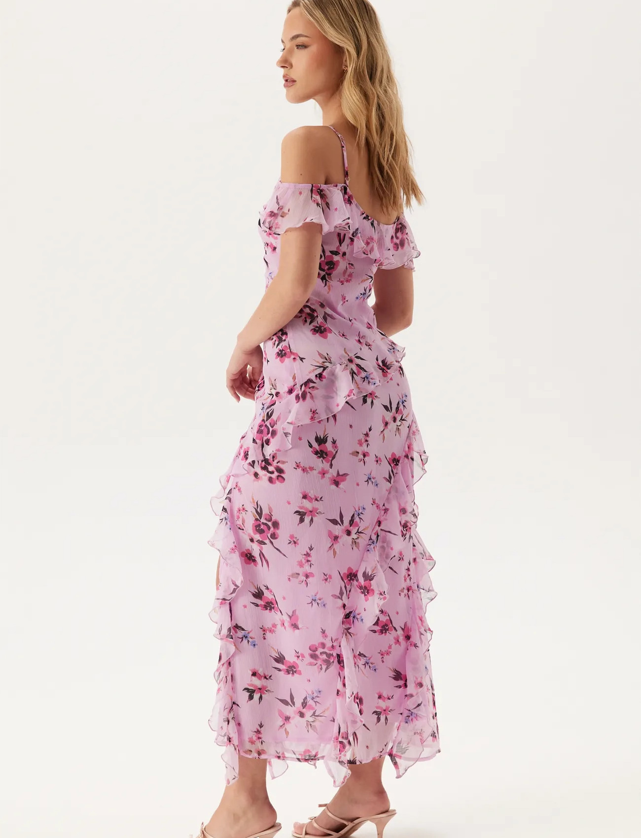 Bubbleroom Occasion Peaky Shoulder Flounce Maxi Dress maxiklänningar dam – bild 10