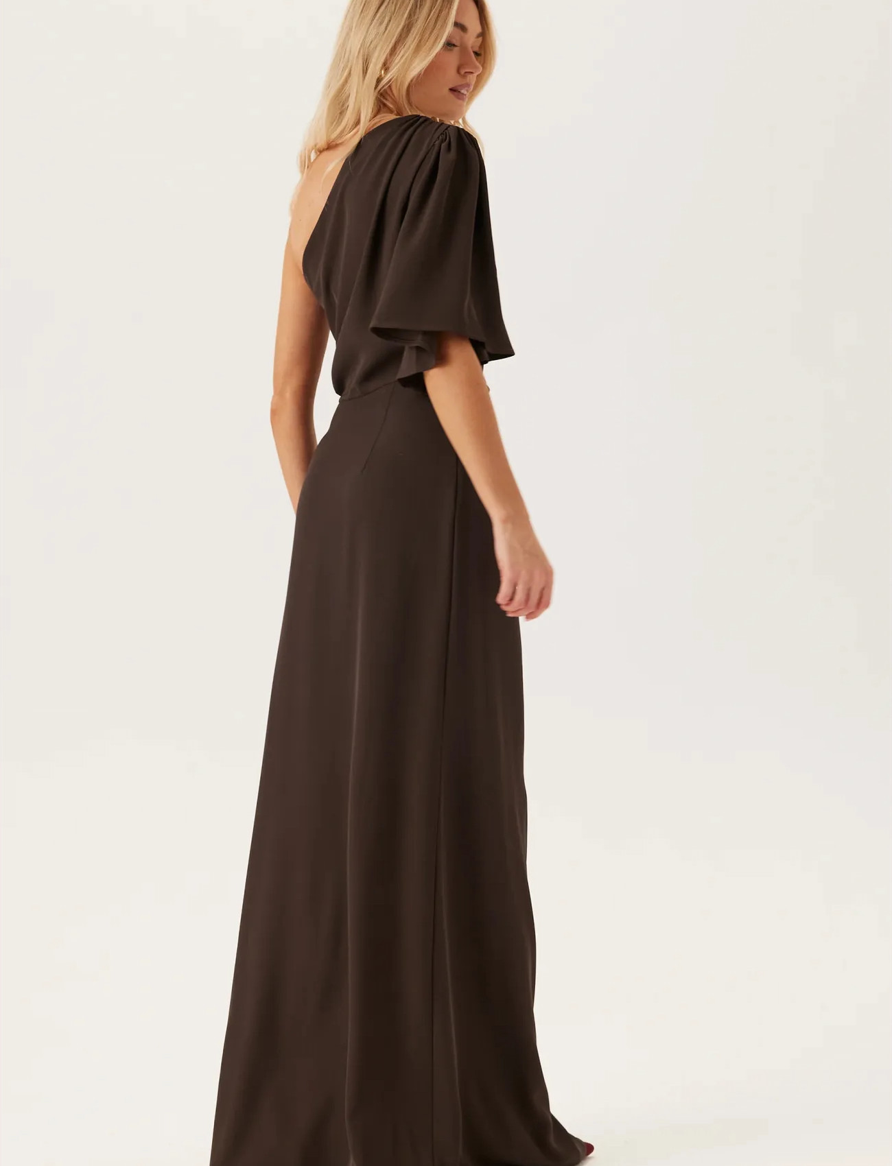 Bubbleroom Occasion Ruched One Shoulder Gown festklänningar dam – bild 7