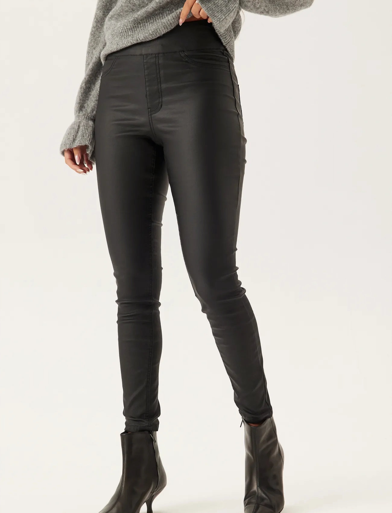 Happy Holly Push-up Coated Slim Trousers skinnbyxor dam – bild 10