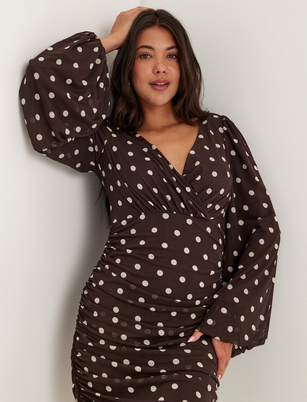 Bubbleroom Occasion Mesh Wrap Ankle Dress omlottklänningar dam – bild 8