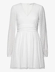 Bubbleroom - Dahlia Dotted Dress - sommarklänningar - white - 0