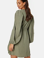 Bubbleroom - Axelle Wrap Dress - omlottklänning - khaki green - 3