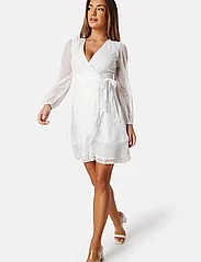 Bubbleroom - Kaira Chiffon Dress - krótkie sukienki - white - 3