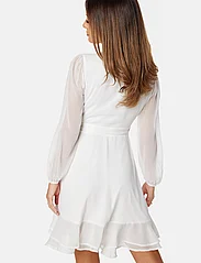 Bubbleroom - Kaira Chiffon Dress - krótkie sukienki - white - 4