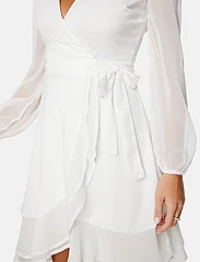 Bubbleroom - Kaira Chiffon Dress - krótkie sukienki - white - 5