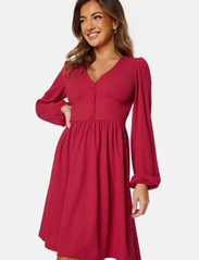 Bubbleroom - Lova Short Dress - ballīšu apģērbs par outlet cenām - red - 2