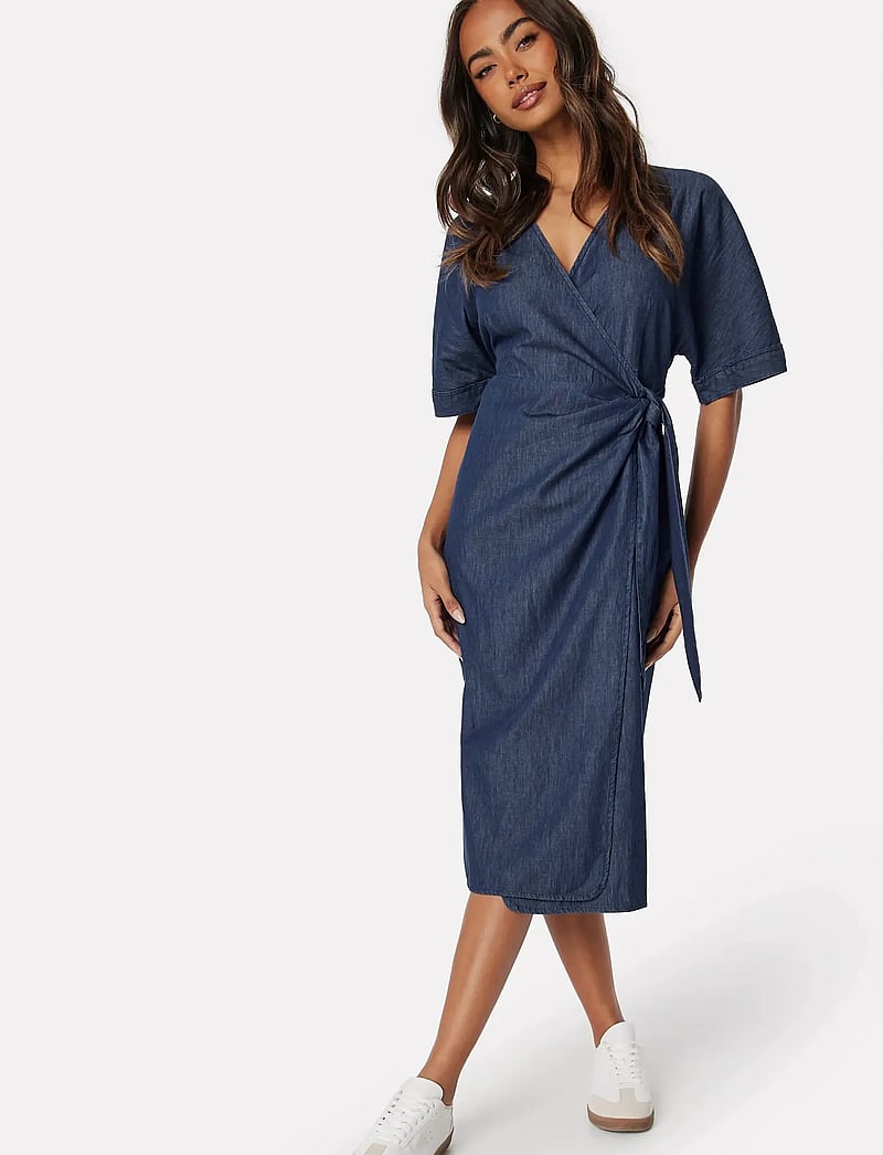 Bubbleroom Denim Wrap Dress (BUO717808) - Midi dresses - Boozt.com Bubbleroom Denim Wrap Dress (BUO717808) - Midi dresses - Boozt.com
