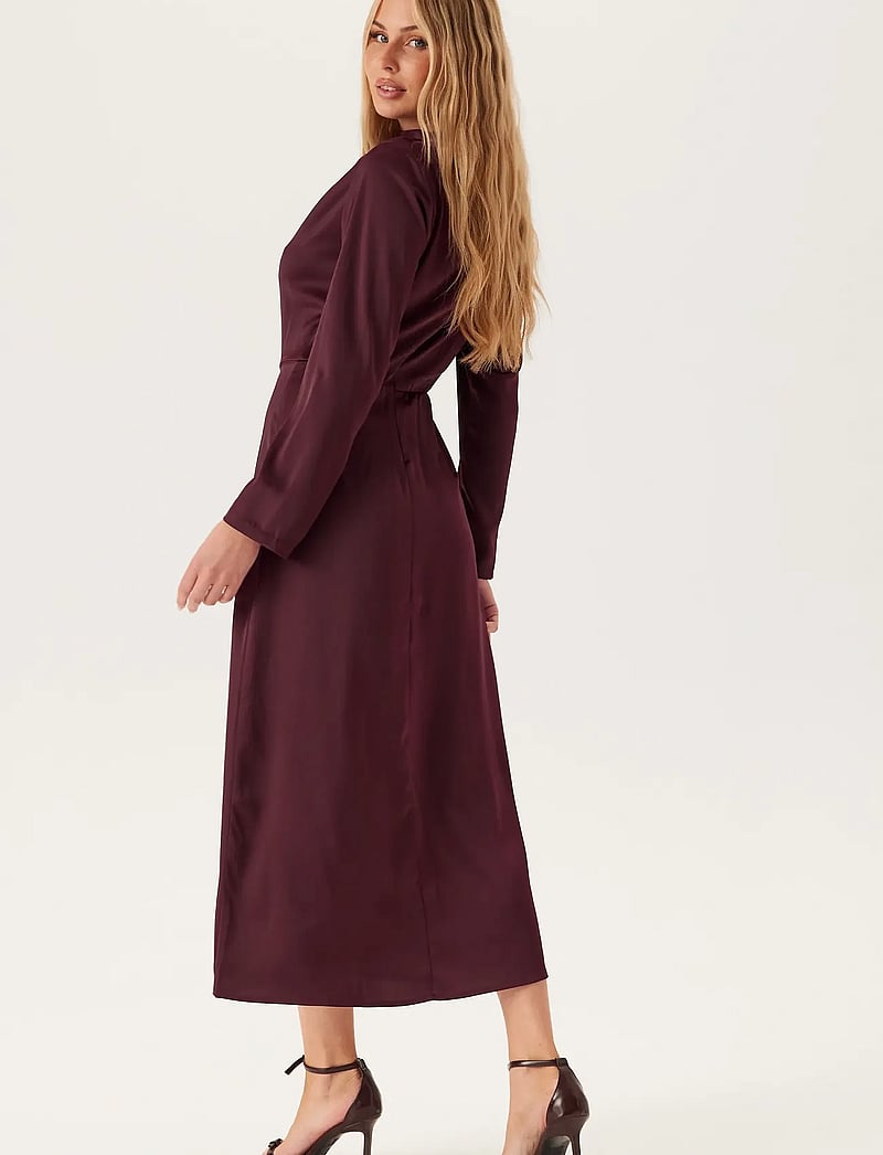 Bubbleroom - Satin High Collar Midi Dress - partykleider - burgundy - 3