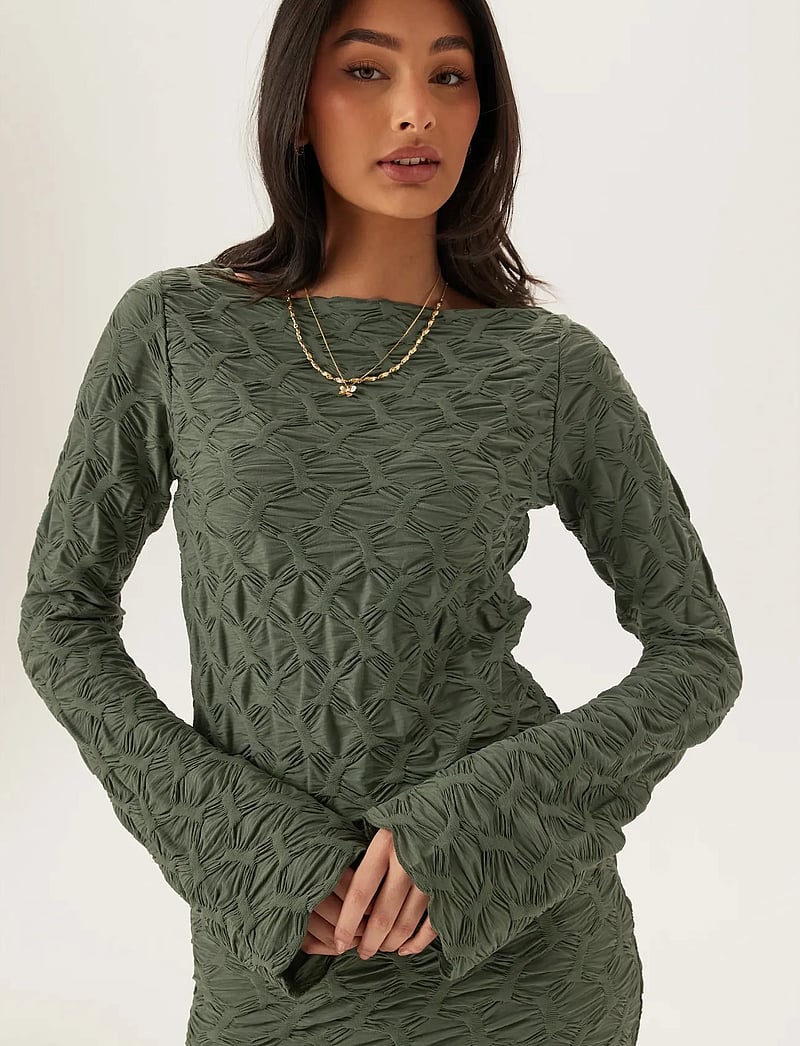 Bubbleroom - Structure Long Sleeve Midi Dress - fodralklänningar - green - 3