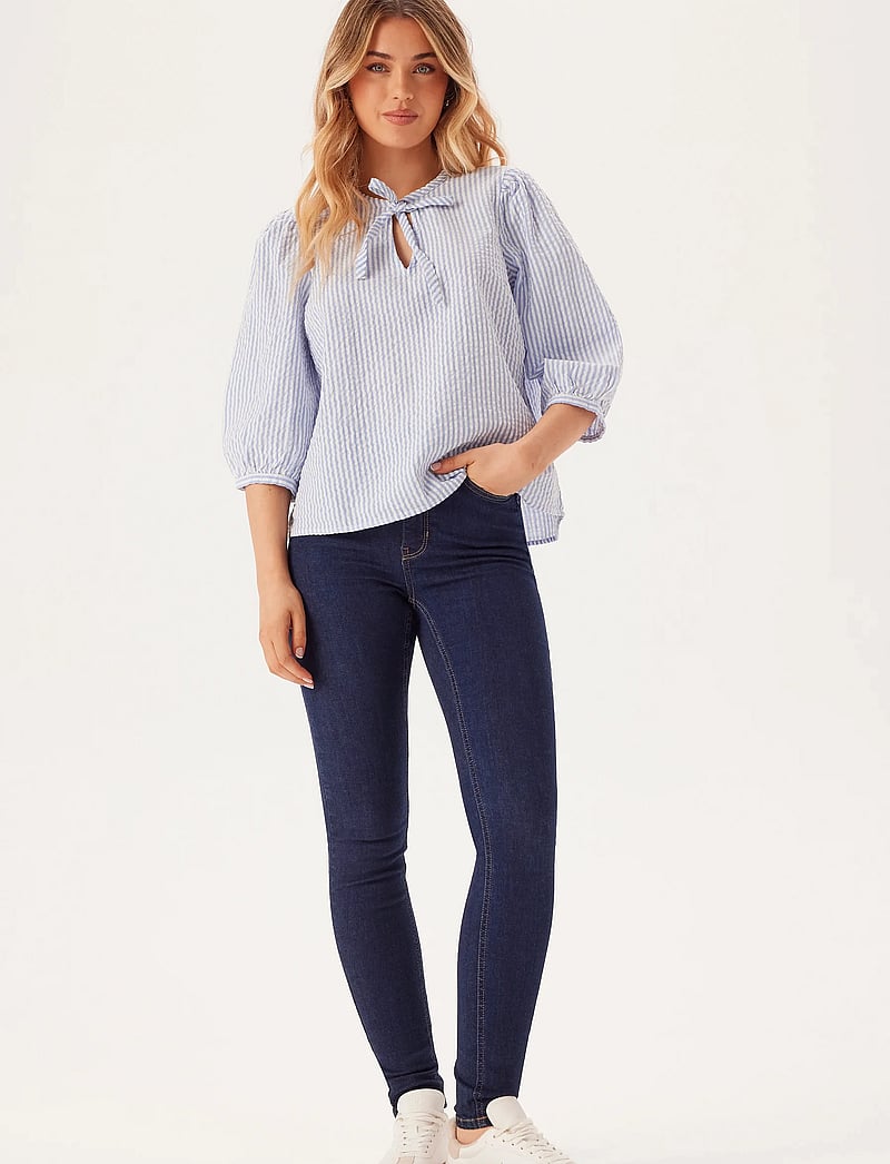 Bubbleroom - Bow Blouse - kortärmade blusar - blue/striped - 4