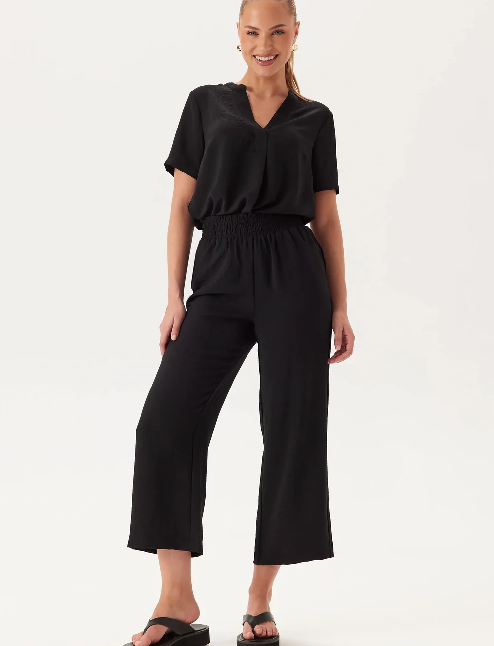 Bubbleroom - Smock Waist Ankle Trousers - culottes - black - 4