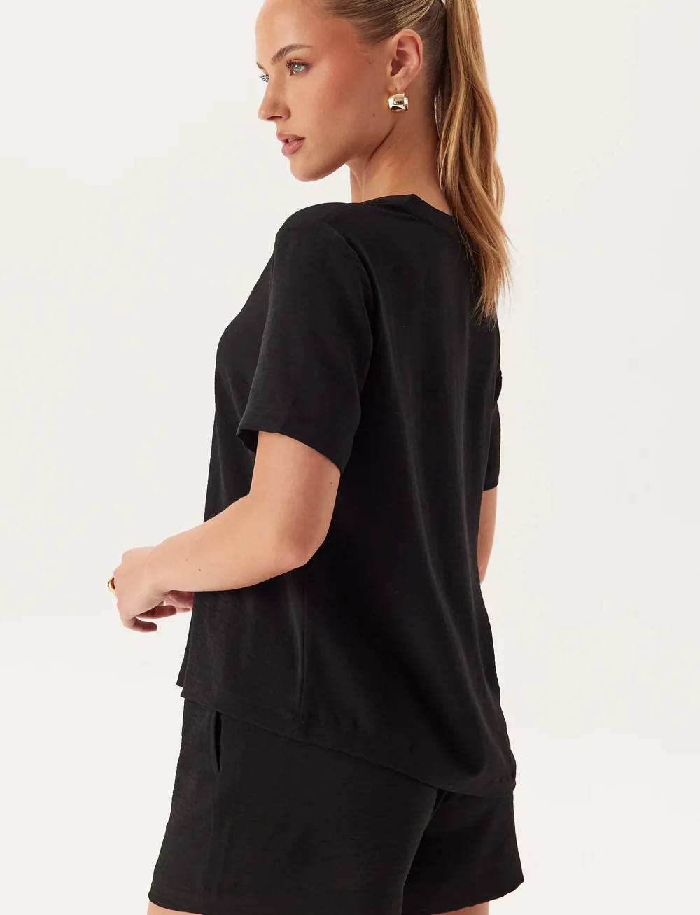 Bubbleroom - V-neck Blouse - kurzämlige blusen - black - 3