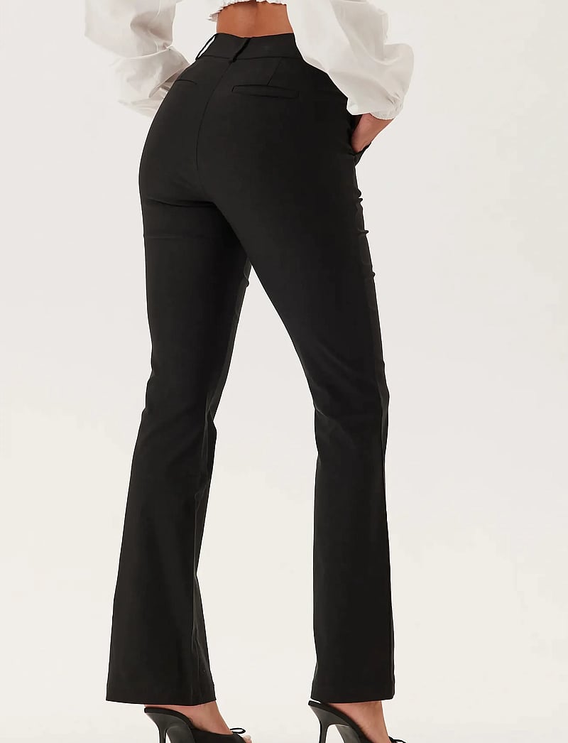 Bubbleroom - Mid Waist Stretchy Flared Trousers - alt laiad püksid - black - 0