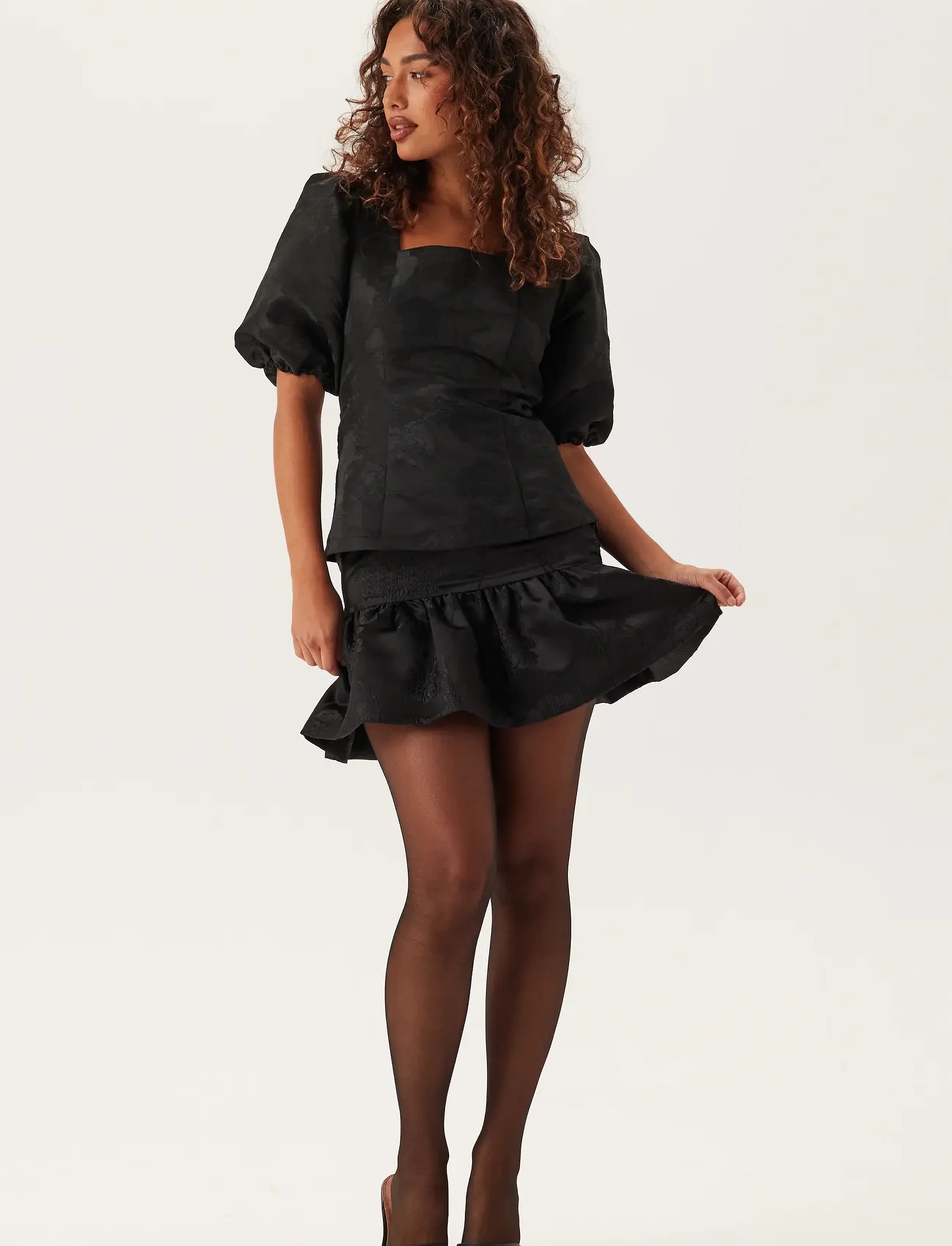 Bubbleroom - Brocade Blouse - kortærmede bluser - black - 4
