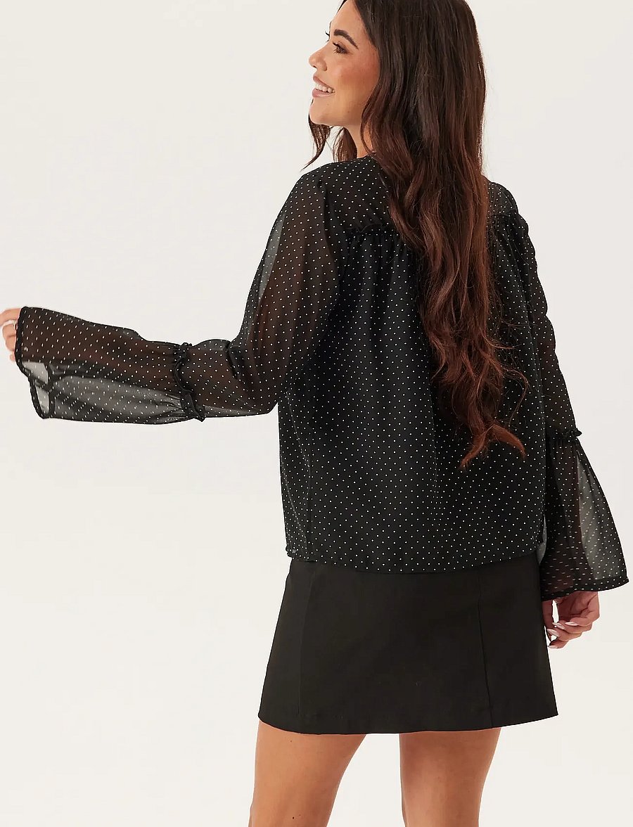 Bubbleroom - Flounce Sleeve Blouse - langärmelige blusen - black/cream - 4