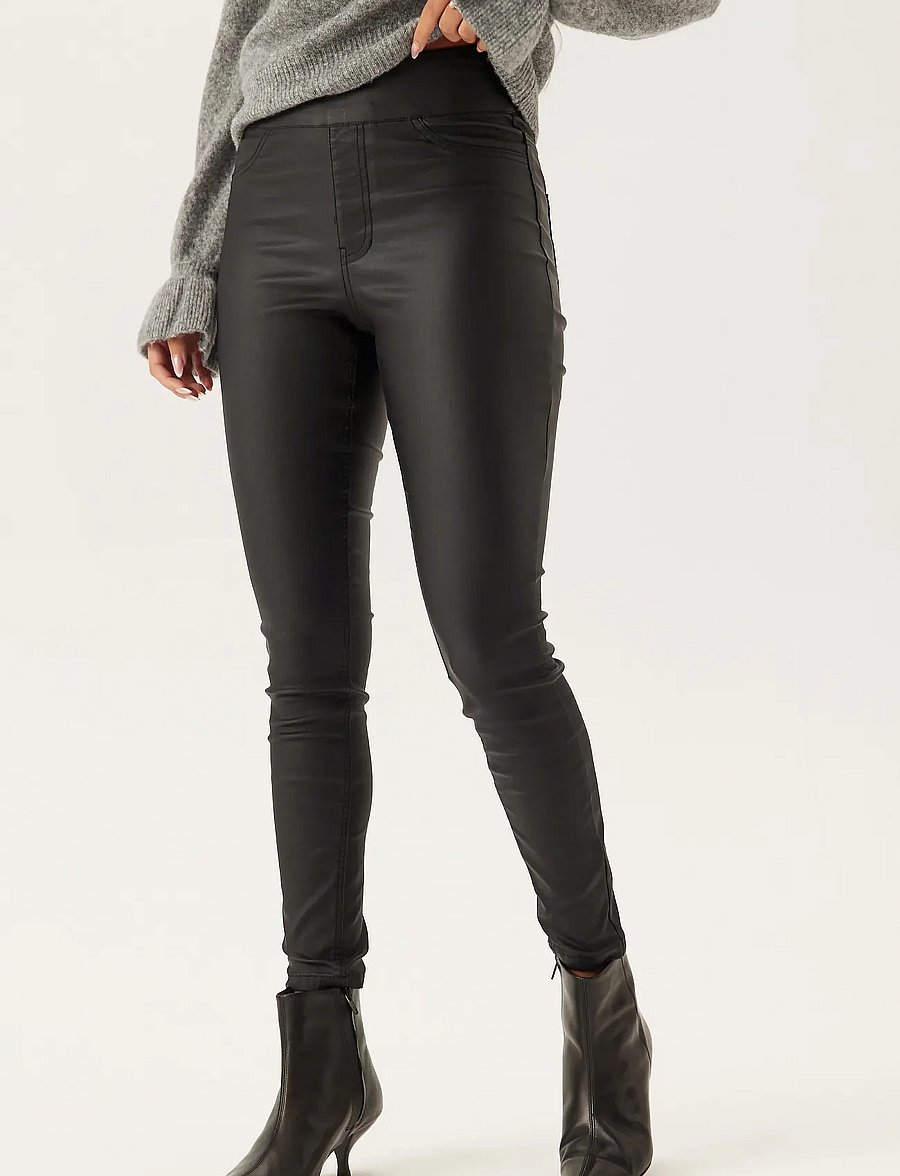 Bubbleroom - Push-Up Coated Slim Trousers - pillihousut - black - 3