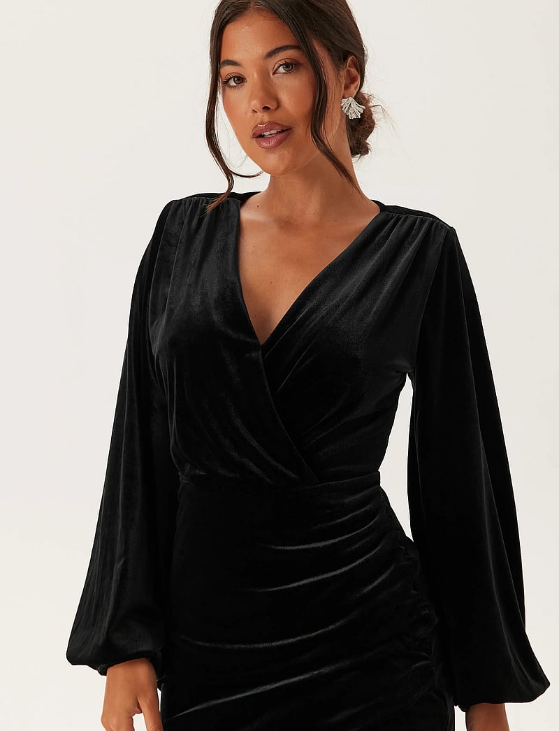 Bubbleroom Velvet Wrap Dress (BUO722714) - Short Dresses - Boozt.com Bubbleroom Velvet Wrap Dress (BUO722714) - Short Dresses - Boozt.com