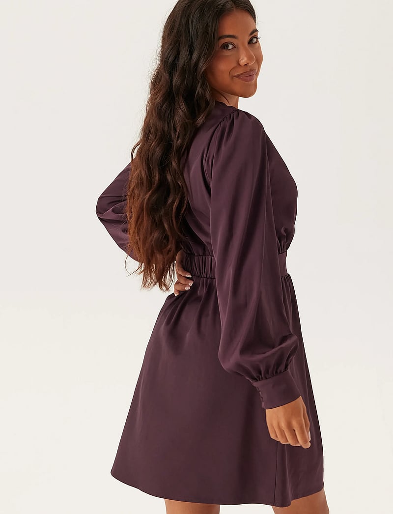 Bubbleroom - Wrap Satin Dress - wickelkleider - burgundy - 4